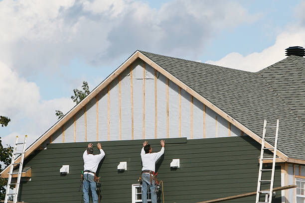 Professional Siding Installation technician working in Lincoln, MA